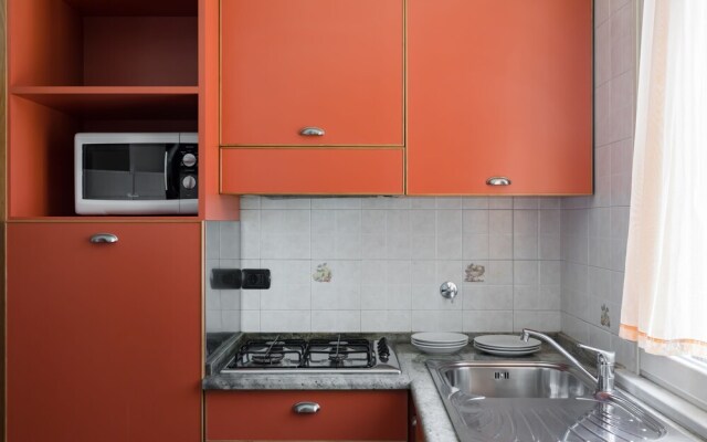 Crosti Apartments