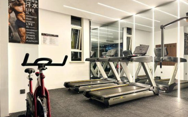 H Hotel (Xi'an Fengcheng 8th Road Administration Center Shuijing)