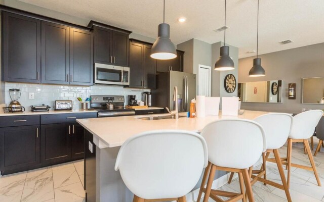 8924 SD - Luxury 4BR Townhome Private Pool