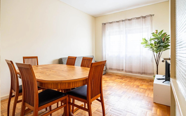 Convenient 3-Bedroom Apartment next to Bom Sucesso