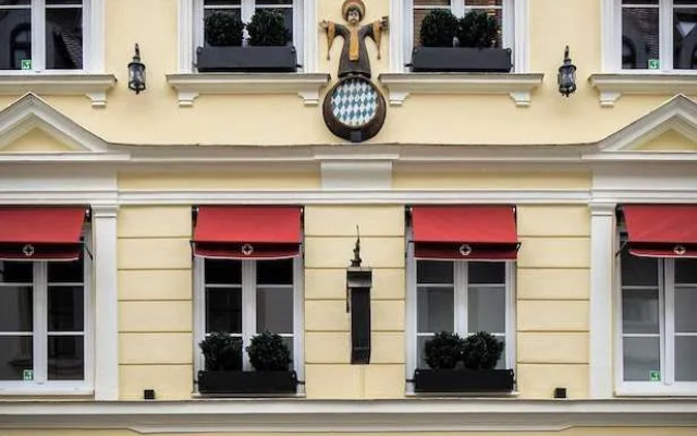 House of Hütter- Münchner Kindl