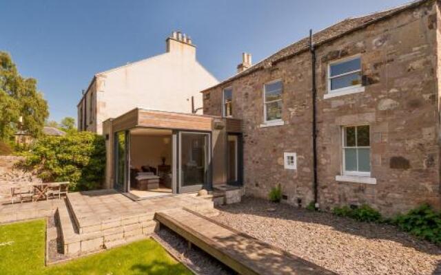 The Lochside House Residence