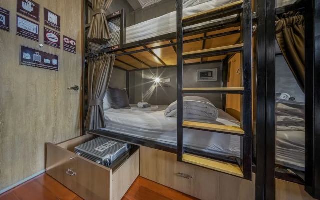 OYO 685 Am Bed Hostel