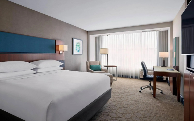 Delta Hotels by Marriott Milwaukee Northwest
