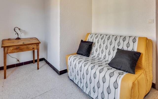 Alluring Holiday Home in Estagel with Private Pool