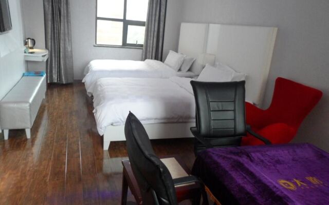 Longzhimeng Hotel