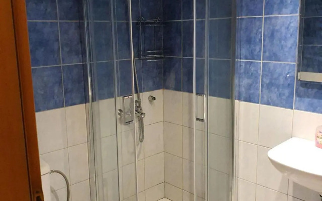 Quiet apartment with easy access to attractions.