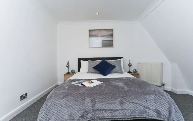 Platinum Apartments in Farringdon 9980
