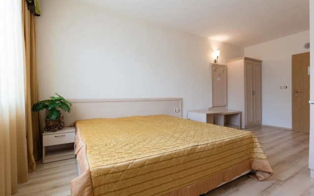 Studio with Pool View