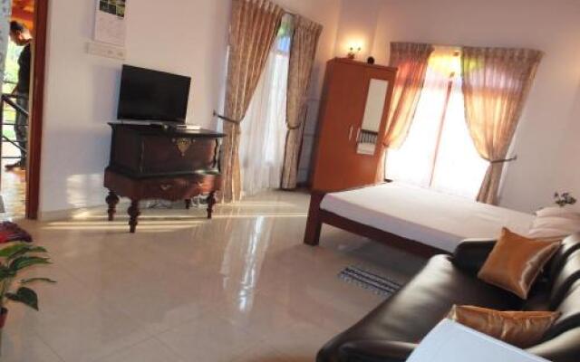 Hikka Studio Apartment