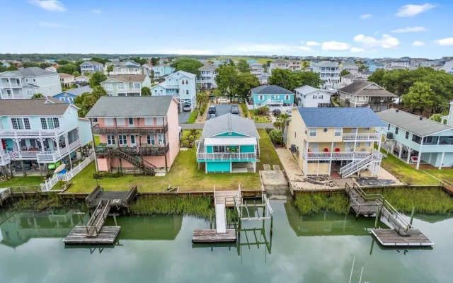 The Marlin House / 143 Marlin Drive 3 Bedroom Home