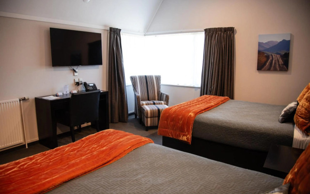 Ascot Park Hotel