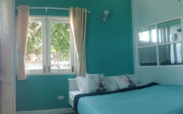 Teeny Beach Bungalow