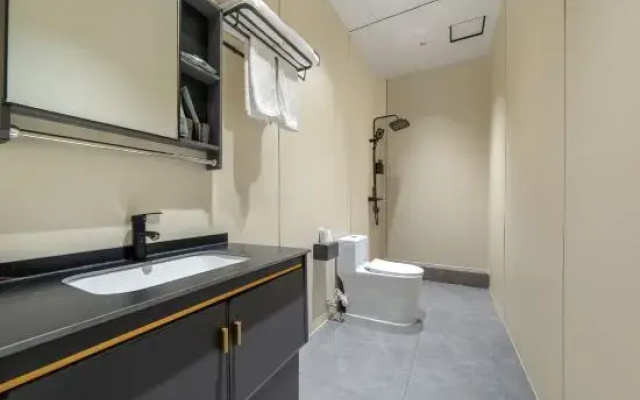 Pengcheng Lijing Hotel (Hongling Subway Station Huaqiang North Branch)