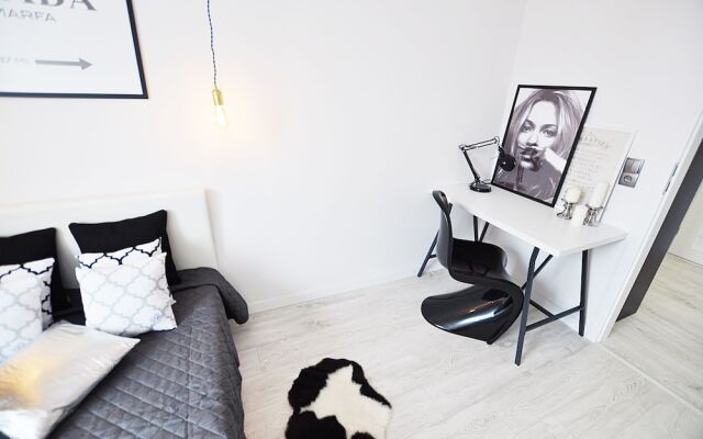 M11 Outstanding Apartment with Balcony