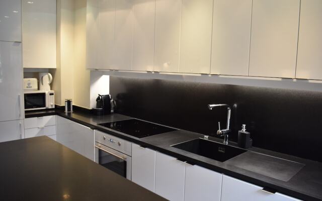 Studio Apartment Near Trocadéro & Champs Elysées