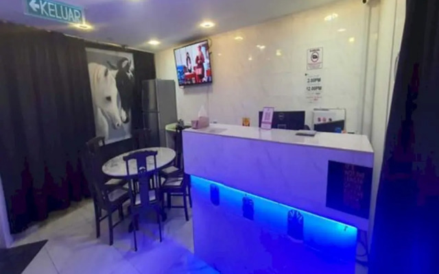 Oyo 91036 J Capsule Hotel Jalan Bukit