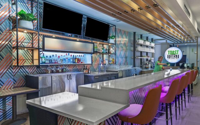 Holiday Inn & Suites McKinney - N Allen by IHG