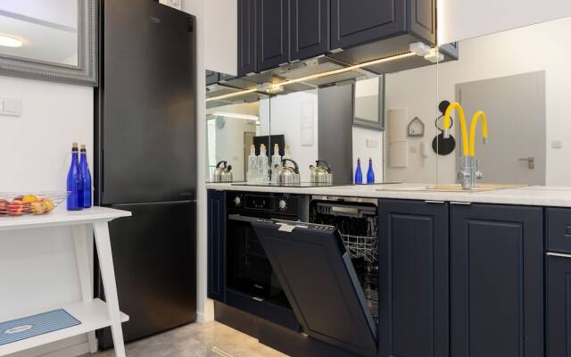 Cozy Apartment Marywilska by Renters