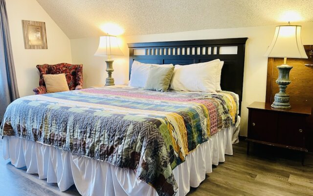 Grandma's Mountain Getaway - 3 Br Home