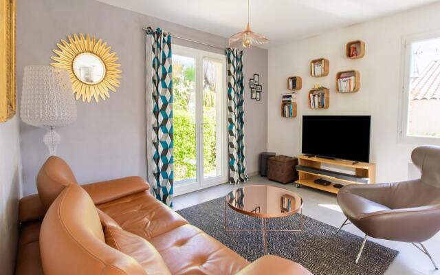 Nice holiday home in Provence-Alpes-Côte d'Azur with pool