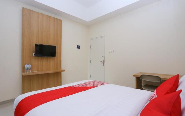 OYO 999 Garuda Guesthouse