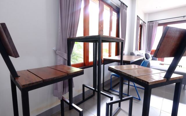 Vee Garden House