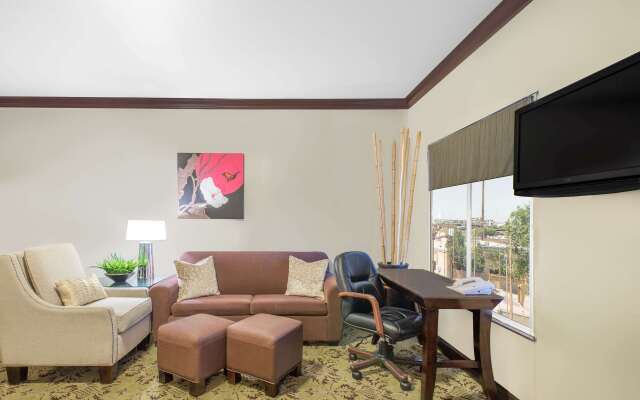 Hawthorn Suites by Wyndham Lubbock
