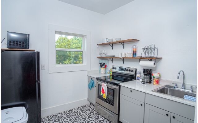 Embrace Tranquility 1br/1ba Near Downtown