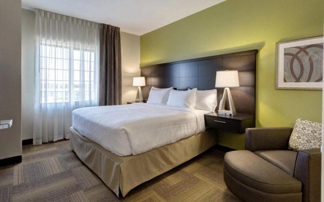 Staybridge Suites St Louis - Westport by IHG