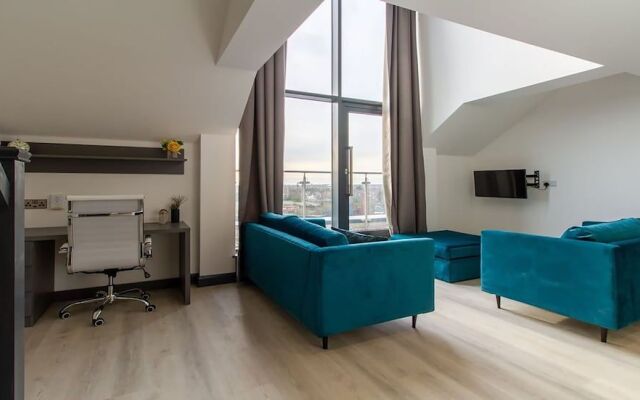 The Residence Coventry by Paymán Club