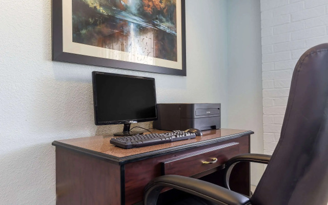 Quality Inn Sycamore - DeKalb