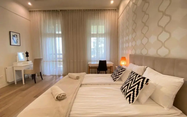 Romantic riverview bestern