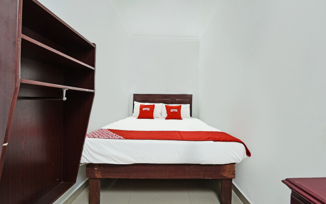 OYO 90572 J Hotel Masjid India