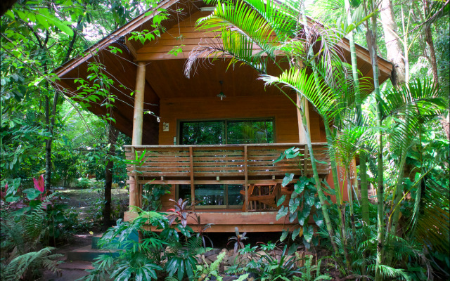 Mae Win Guest House and Resort