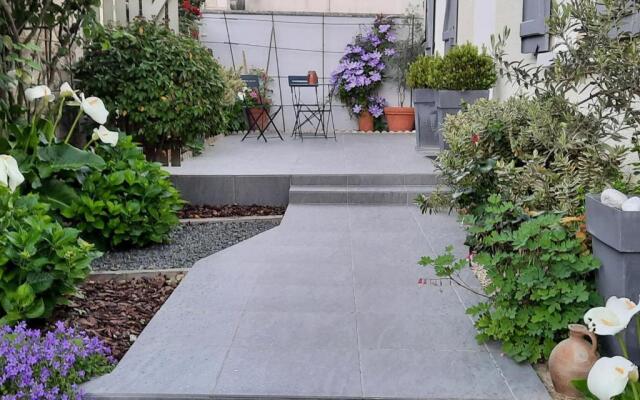 Gîte Cravant-les-Côteaux, 6 pièces, 10 personnes - FR-1-381-395