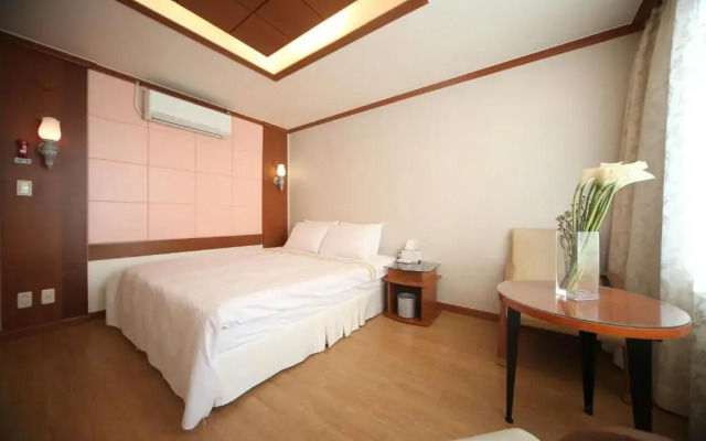 NOVA Motel