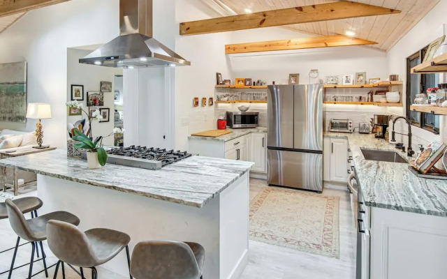 Hendersonville Vacation Rental w/ Private Hot Tub!