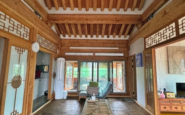 Jukrokjungsa hanokstay