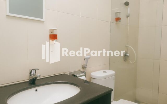 Pits Hotel RedPartner near Atom Mall