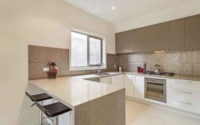 Signature Townhouse In Doncaster