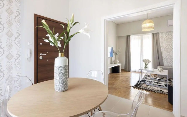“Dandelion” apartment with an Acropolis view