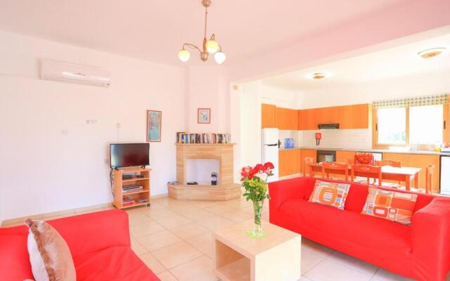 Villa Ira Finiki in Latchi