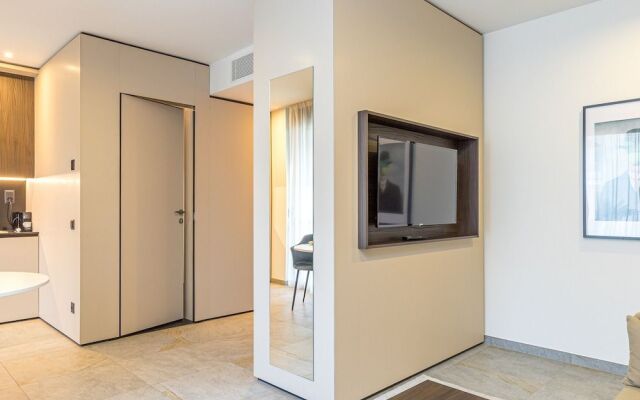 Icon H 309 Suite Micro-living