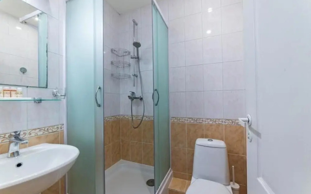 Anichkov Bridge Living Quarters