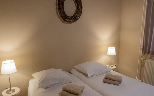 Modern Apartment Near Geuldal Epen