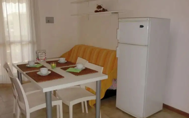 Welcoming Seaside Flat Ideal for 6 Guests