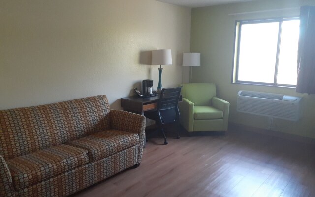 Super 8 by Wyndham Farmville