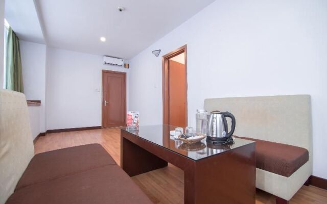 RedDoorz Plus Near Van Mieu Quoc Tu Giam