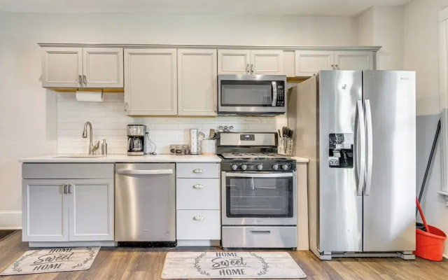 Shop & Dine: Central Stroudsburg Townhome!